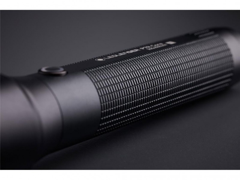 Rechargeable flashlight LED LENSER P7R Core - 1400 lumens