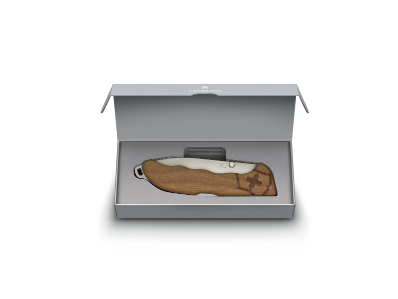 VICTORINOX Evoke Pocket Knife - Wood